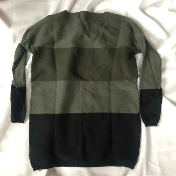 Striped Colour Block Sweater - Picture 4 of 9